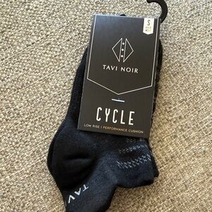😀 Tavi Noir Black Athletic Socks
